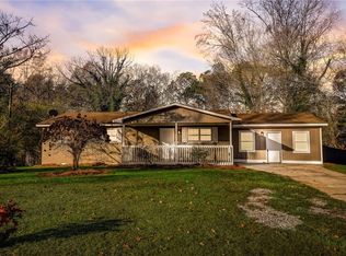 8981 Meadow Dr, Lithia Springs, GA 30122