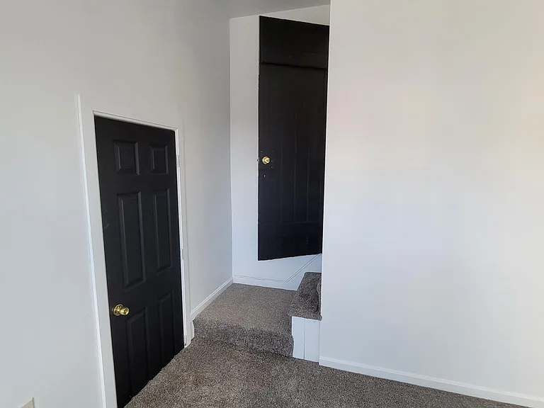 139 N Pine St — Photo 22