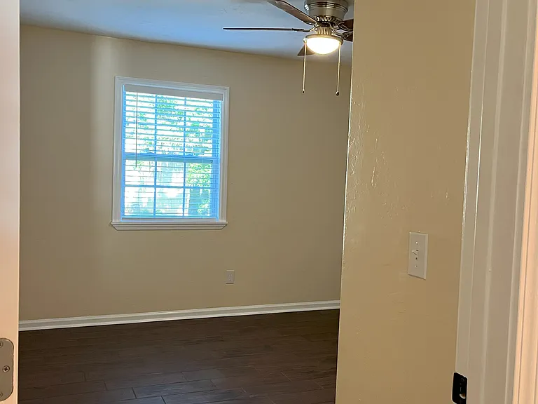 728 Pointe Ct #D — Photo 18