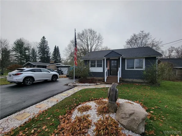 7260 Tonawanda Creek Rd, Lockport, NY 14094