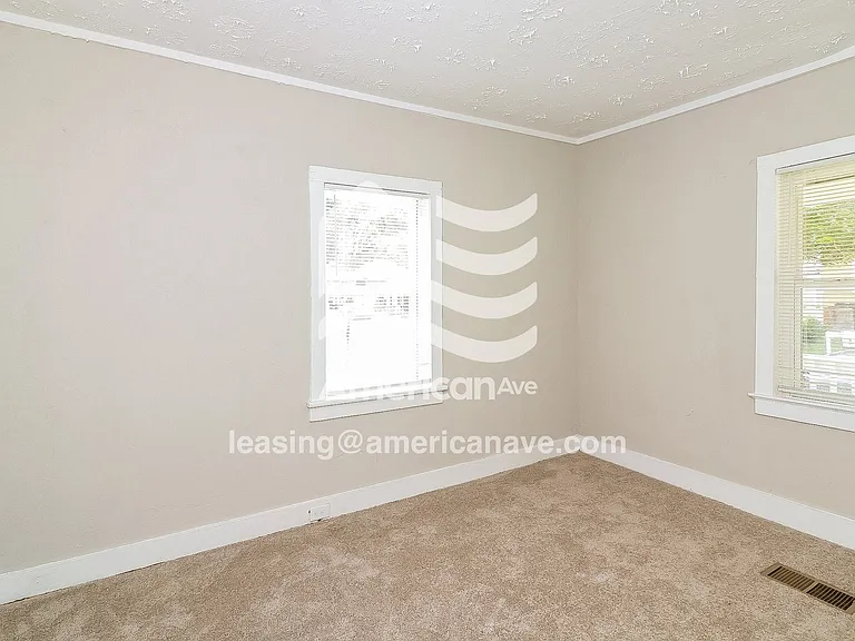 1815066_011_wm_-_bedroom_12930306.jpg