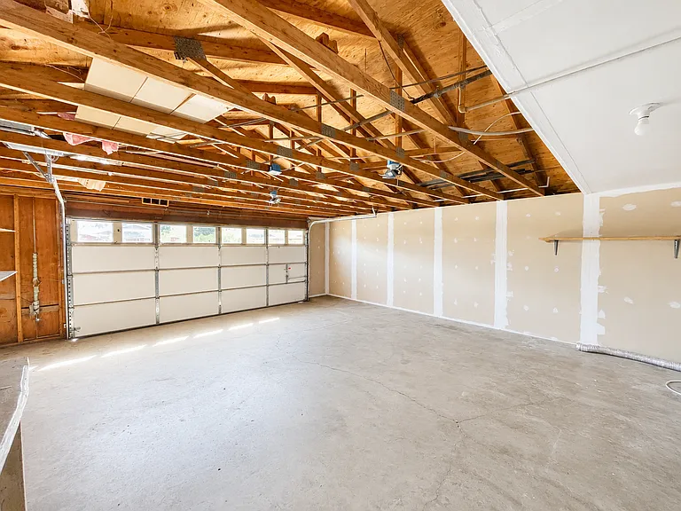 1704 Antoine Ave — Photo 20