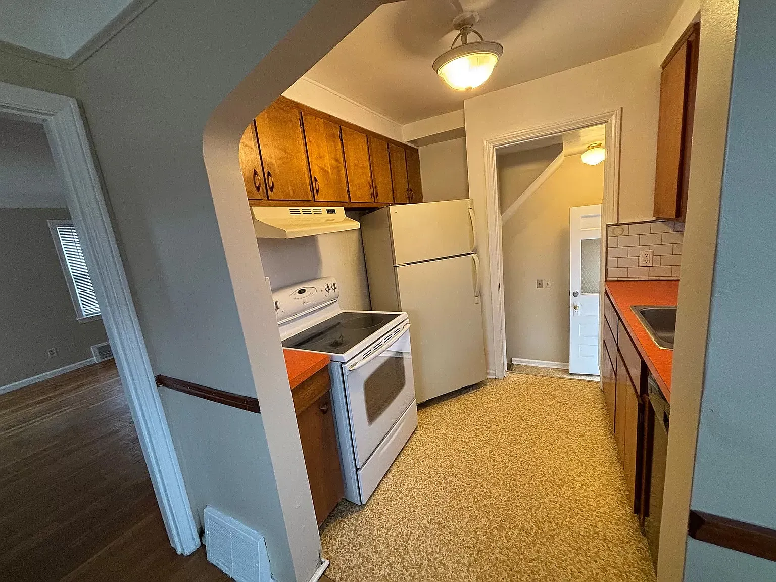 3 bed, 1094 sqft, $1,675 — Photo 4