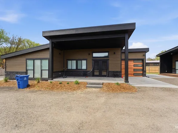 384 & 388 W London St, Middleton, ID 83644