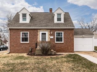 430 35th St NE, Cedar Rapids, IA 52402