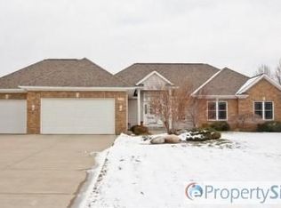 8176 Hunting Ct, Jenison, MI 49428
