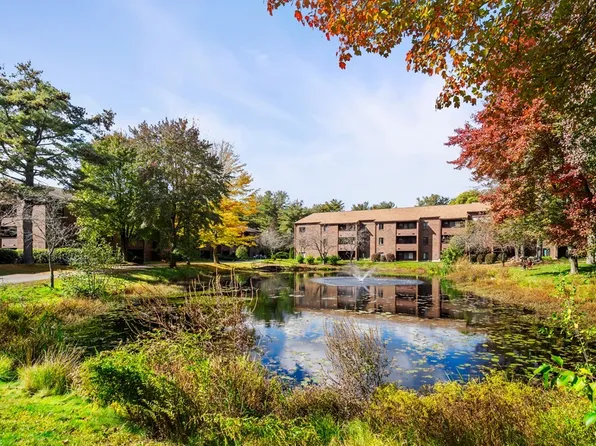 17 Davis Rd APT B7, Acton, MA 01720