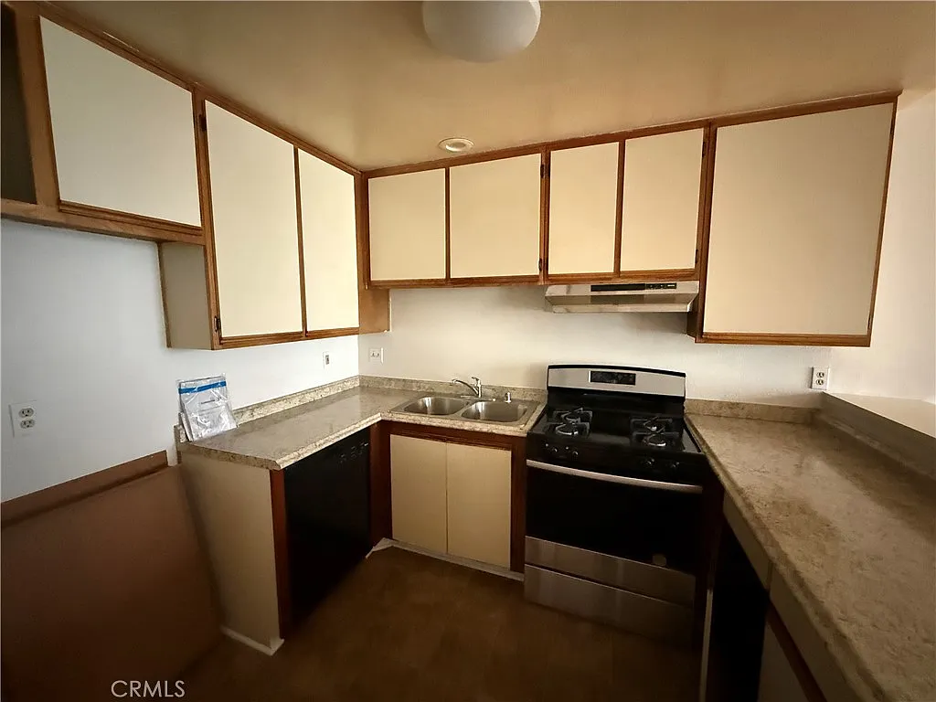 2 bed, 1020 sqft, $2,150 — Photo 4