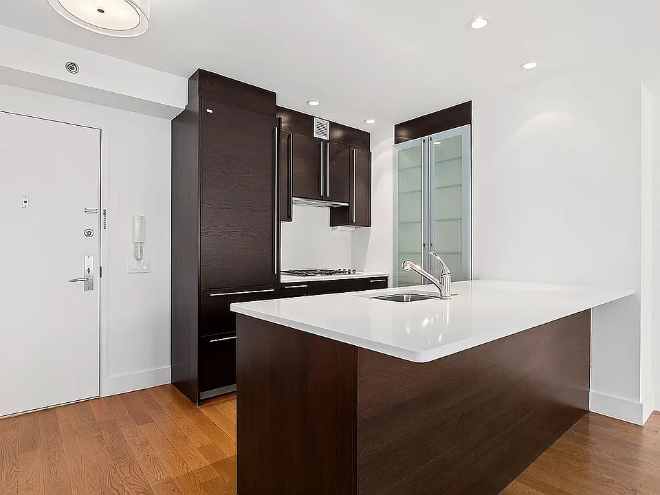 2nd image of 464 W 44th St #7B