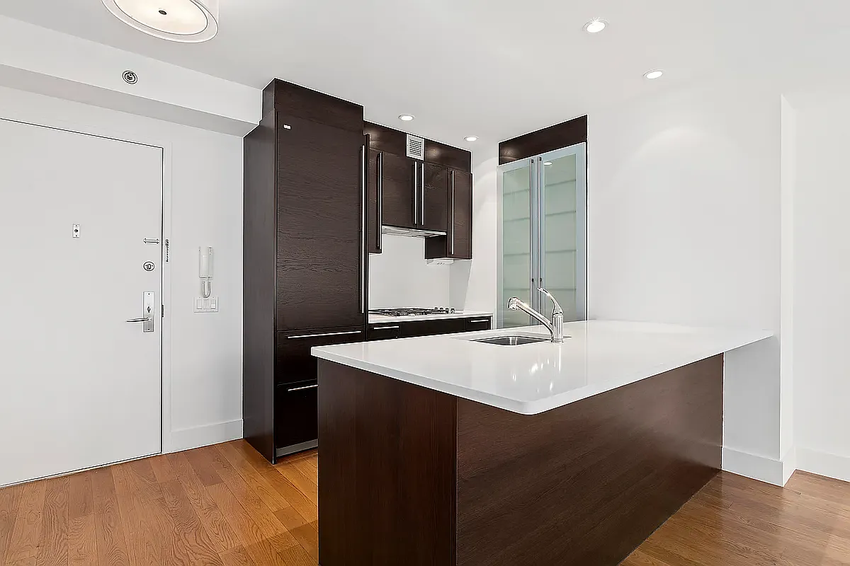 Building Photo - 464 W 44th St #7B