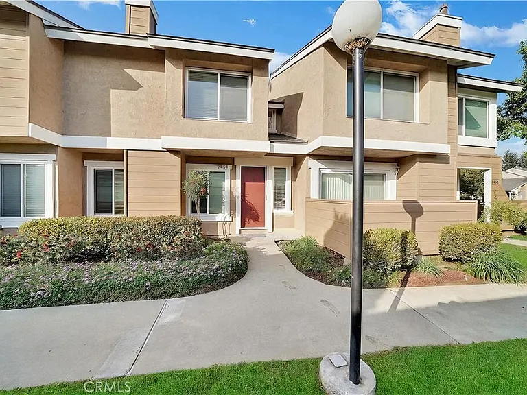 2454 Chinook Dr — Photo 2