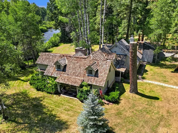 735 Feather River Dr, Chester, CA 96020