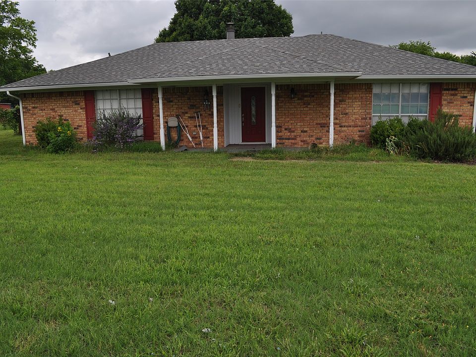 1st image of 180 Davis Rd