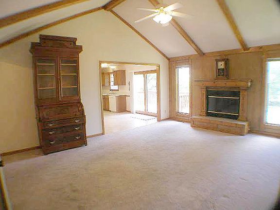 4th image of 417 NW Springwood Dr