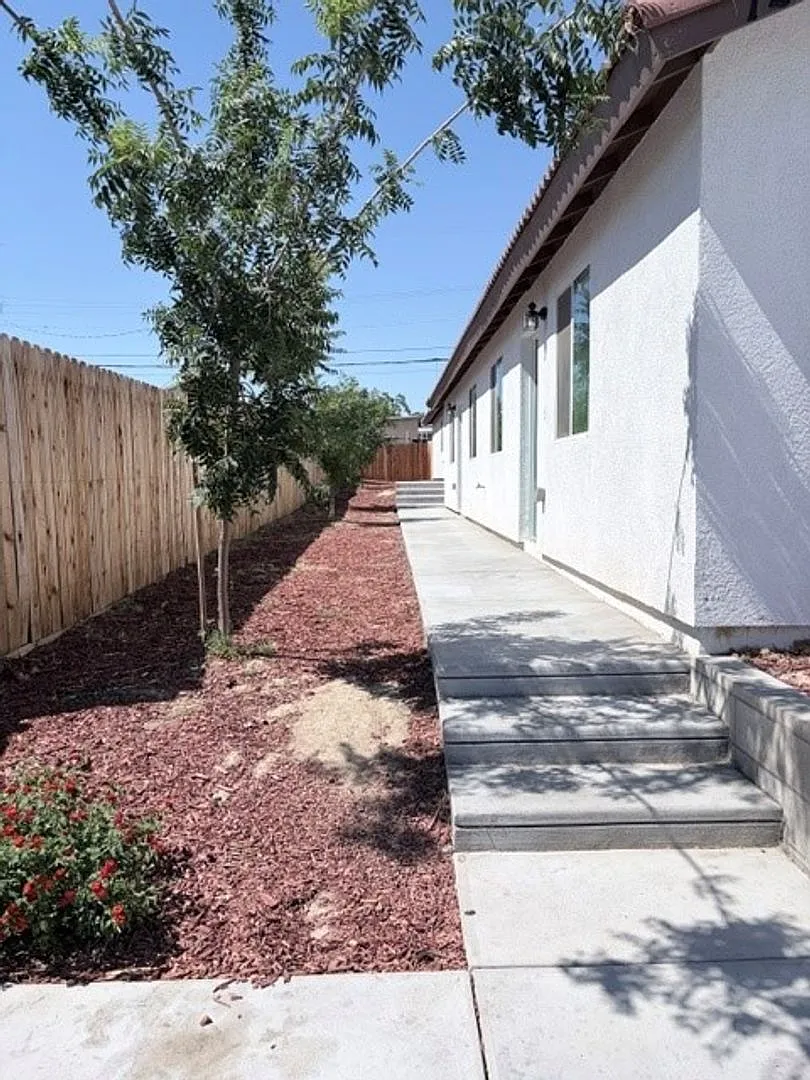 Jeffrey St. — Photo 2