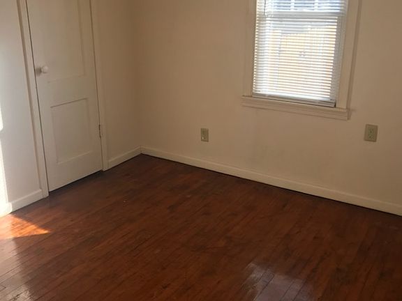 4th image of 1516 S Alvord Blvd