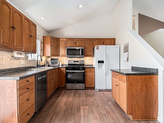 5th image of 3207 Blackhawk Dr