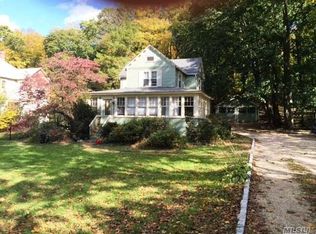 208 Spring Rd, Huntington, NY 11743