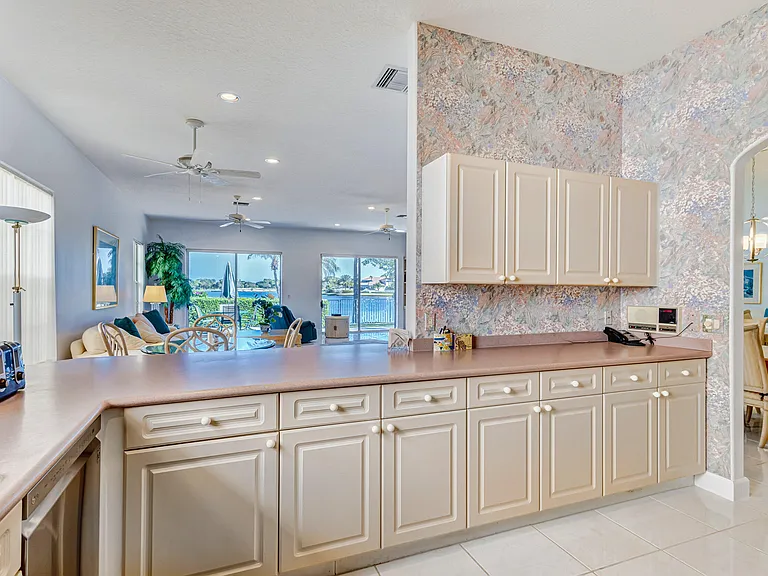 919 Augusta Pointe Dr — Photo 17