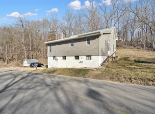 13835 Derby Grange Rd, Dubuque, IA 52002