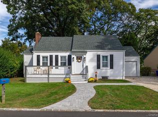 445 Coolidge Drive, Centerport, NY 11721