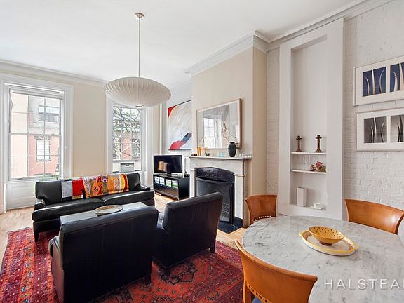 3rd image of 29 E 11th St
