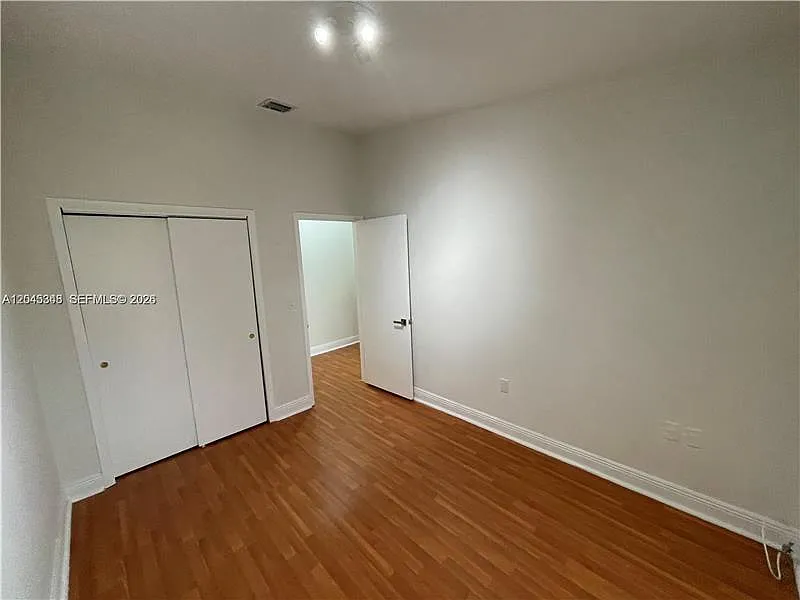 3 bed, 1936 sqft, $4,595 — Photo 3
