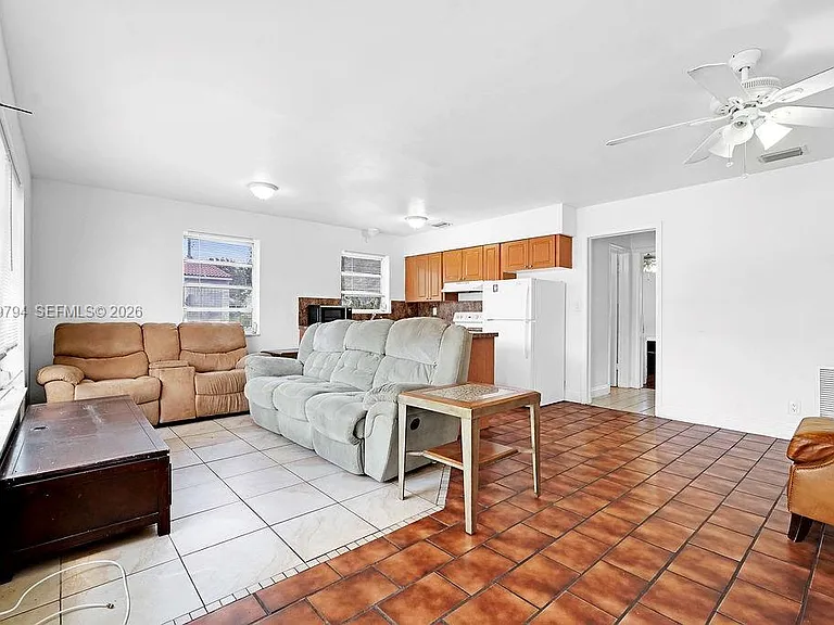 2419 Pierce St — Photo 11