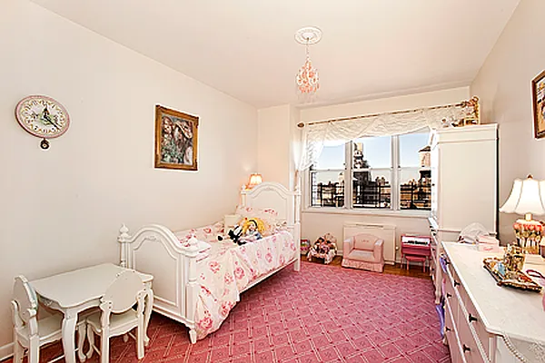 Sold by Adriana Arciello, LREB | media 3