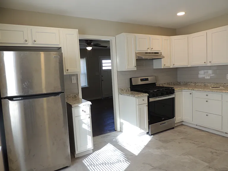 5312 W 11th Pl — Photo 9