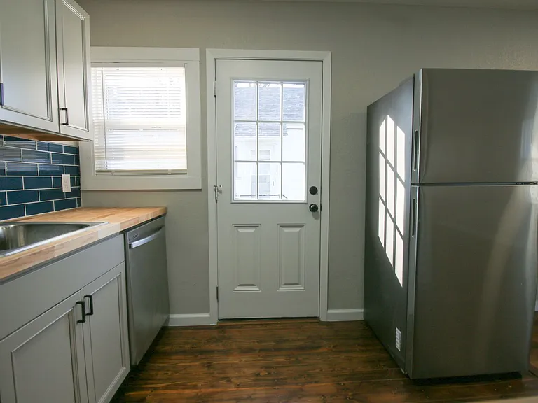 2018 E 12th St Fourplex — Photo 9