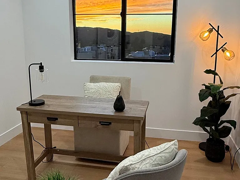 Photos are for sample unit staging only.