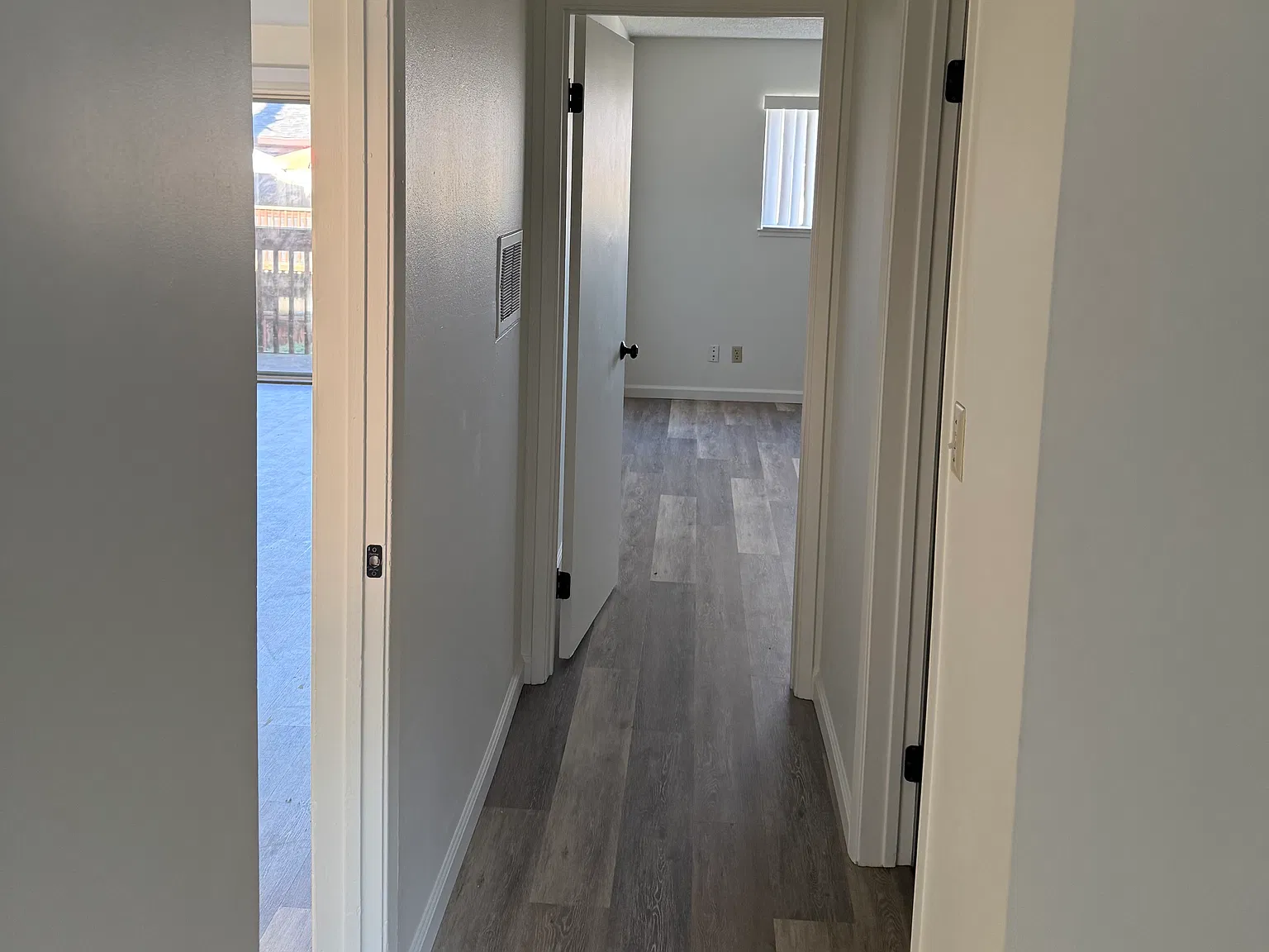 1060 Oak Grove Rd — Photo 2