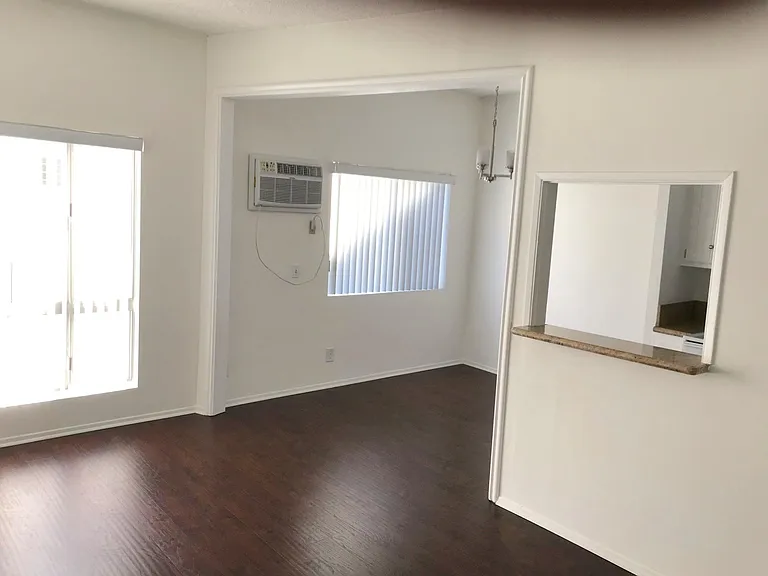 1 BD + 1 BA