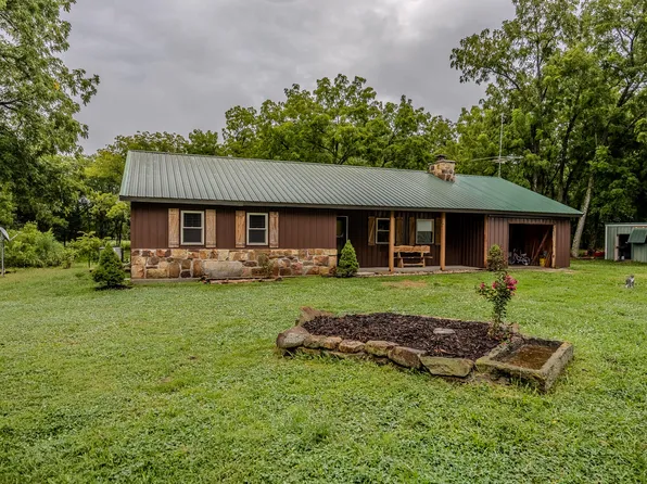 10145 South Highway M, Dunnegan, MO 65640