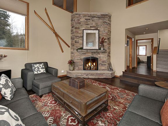 3rd image of 1202 Brooks Hill Dr