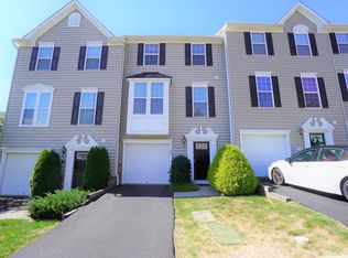 403 Susan Cir, North Wales, PA 19454