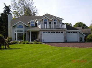 57 Old North Rd, Mystic, CT 06355