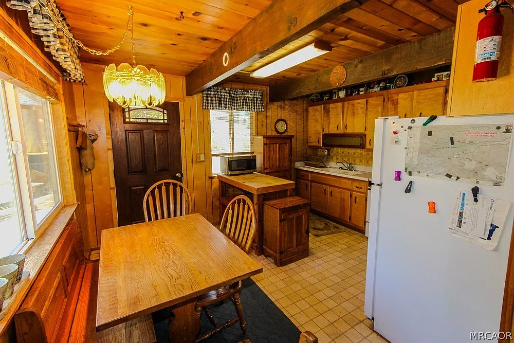 Building Photo - 136 Mann Dr