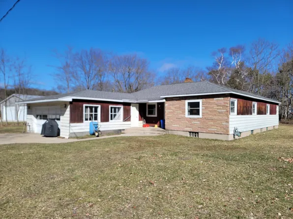 13 Bowerman Rd, Manistee, MI 49660