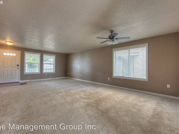 3rd image of 16522 NE 45th St