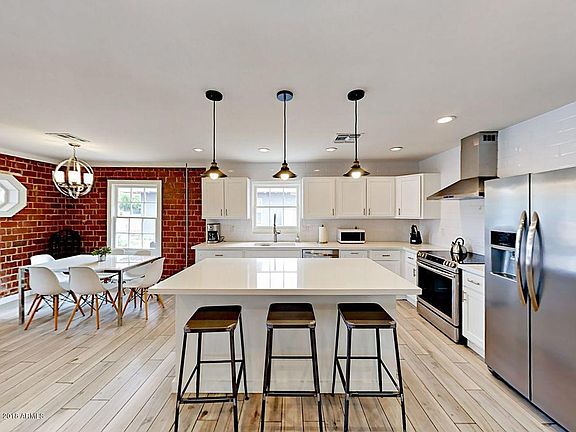 5th image of 2735 E Amelia Ave