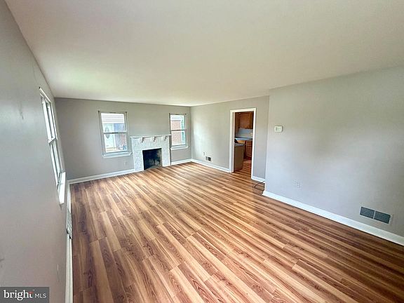 5th image of 706 S College Ave