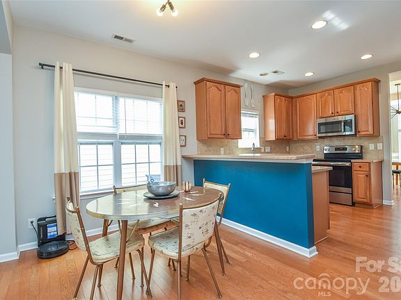 4th image of 9617 Cheery Meadow Dr
