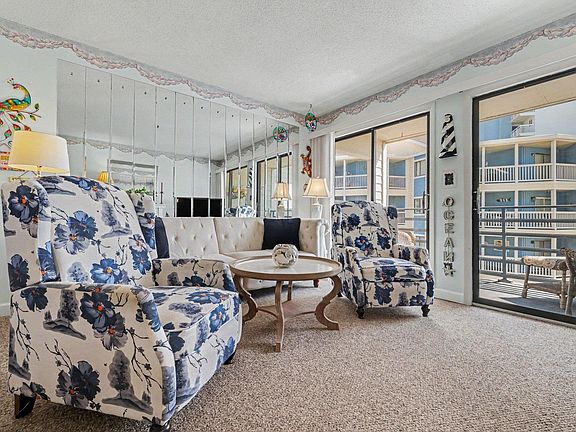 4th image of 920 N Waccamaw Dr. #2302