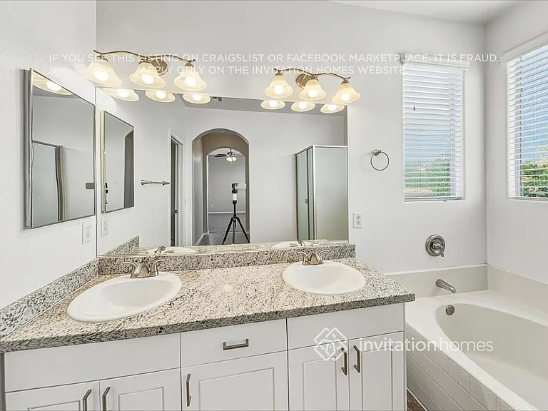 4028 Villeroy Ave — Photo 11