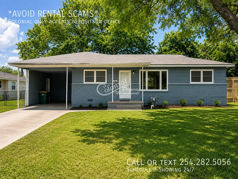 1406 N East St — Photo 1