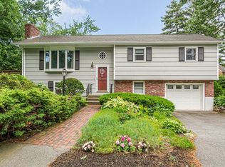 60 Pillings Pond Rd, Lynnfield, MA 01940
