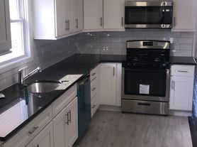 456 Lidgerwood Ave, Elizabeth, NJ