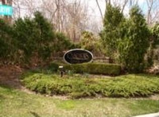 18017 Cascade Dr #3, Northville, MI 48168